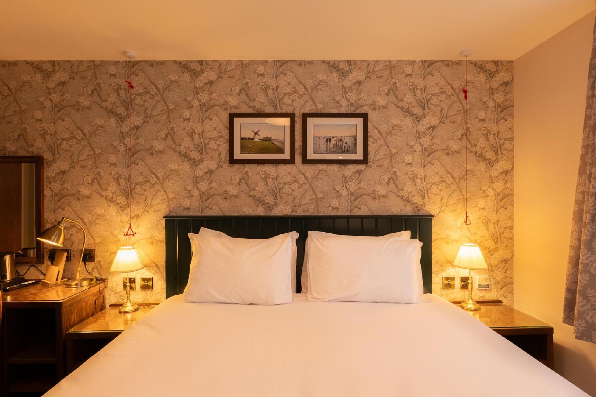 Offshore - The Inn Collection Group Lytham St Annes Buitenkant foto