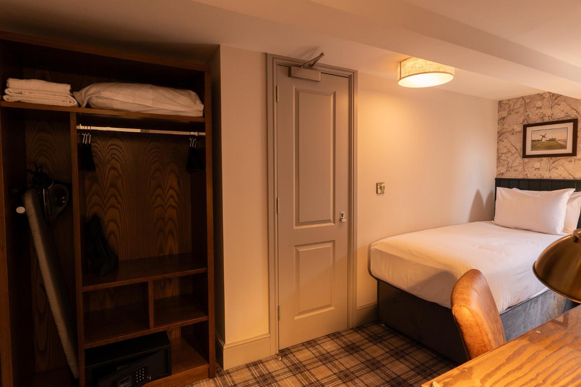Offshore - The Inn Collection Group Lytham St Annes Buitenkant foto